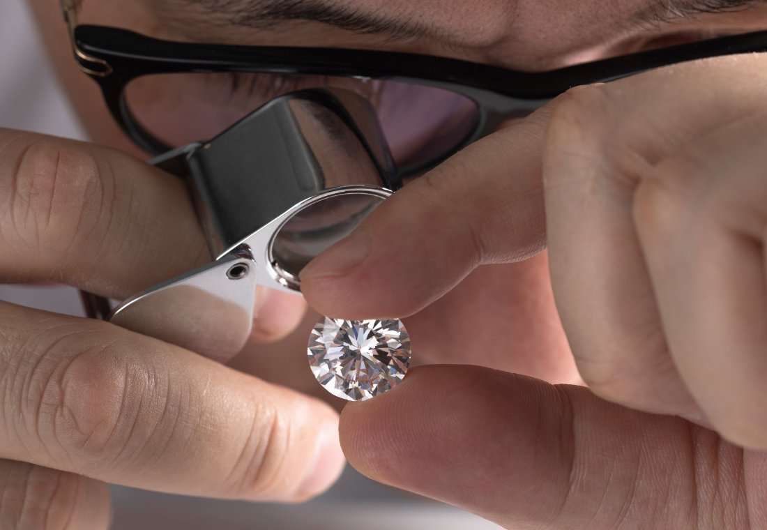 Can a Jeweler Tell If a Diamond Is Moissanite? -  ICEDABBA® Official Website | Moissanite Jewelry